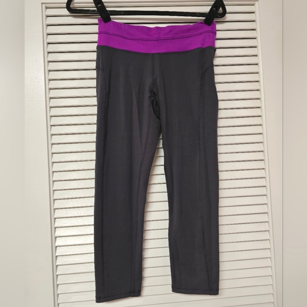 Champion - Grey & Magenta Athletic Activewear Workout Crop Leggings